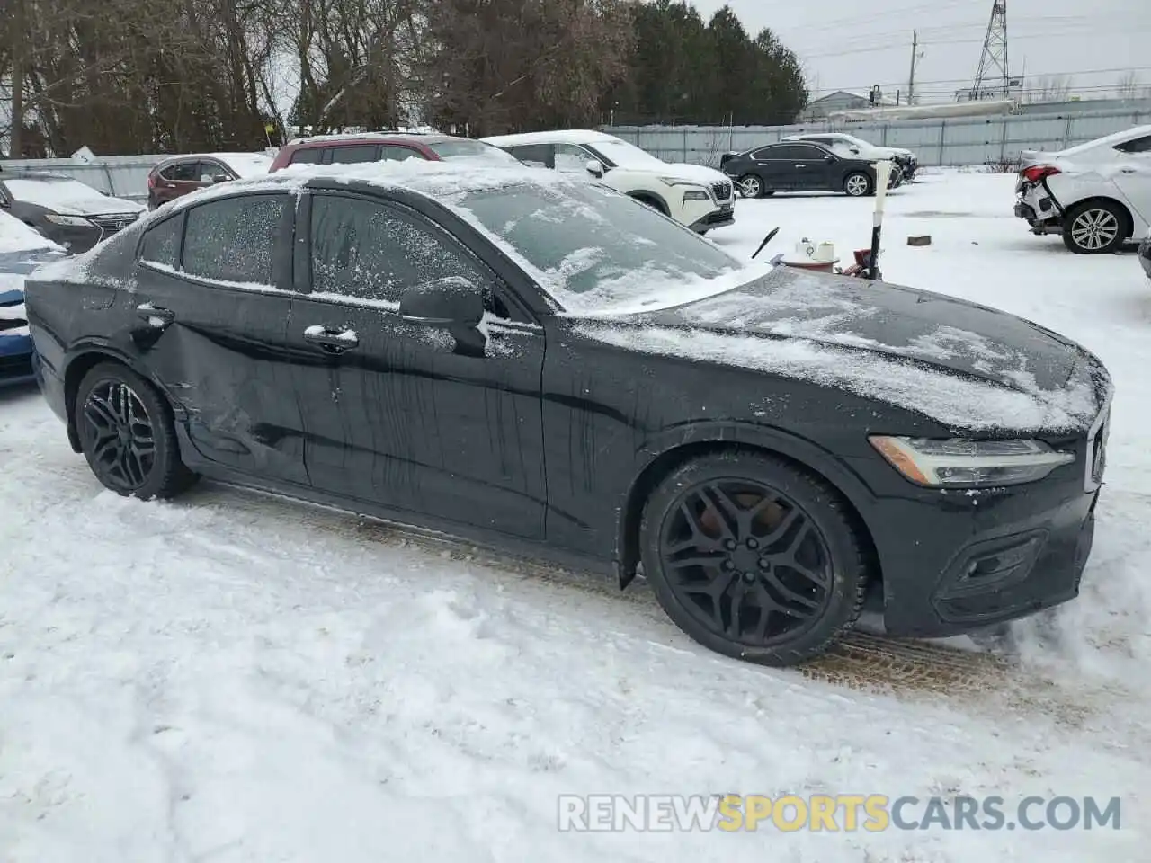 4 Photograph of a damaged car 7JRA22TK3KG001517 VOLVO S60 2019