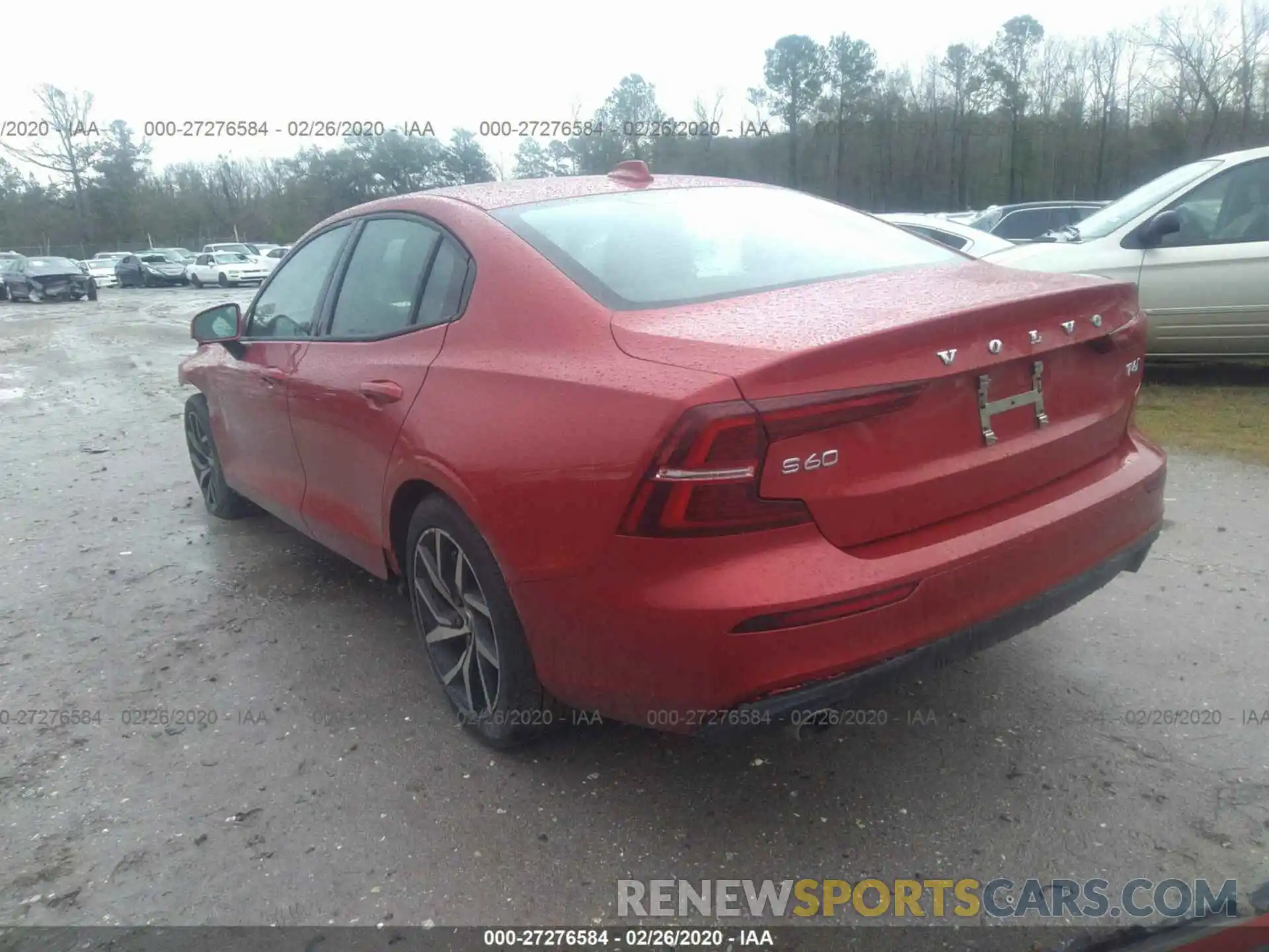 3 Photograph of a damaged car 7JRA22TK3KG005809 VOLVO S60 2019