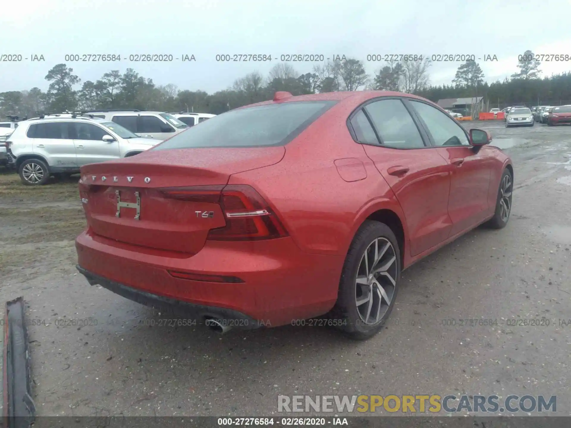 4 Photograph of a damaged car 7JRA22TK3KG005809 VOLVO S60 2019