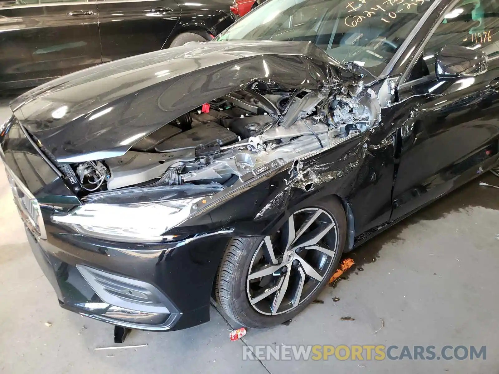 9 Photograph of a damaged car 7JRA22TK4KG018228 VOLVO S60 2019