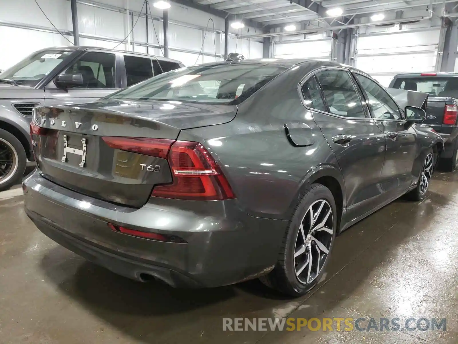 4 Photograph of a damaged car 7JRA22TK5KG011692 VOLVO S60 2019