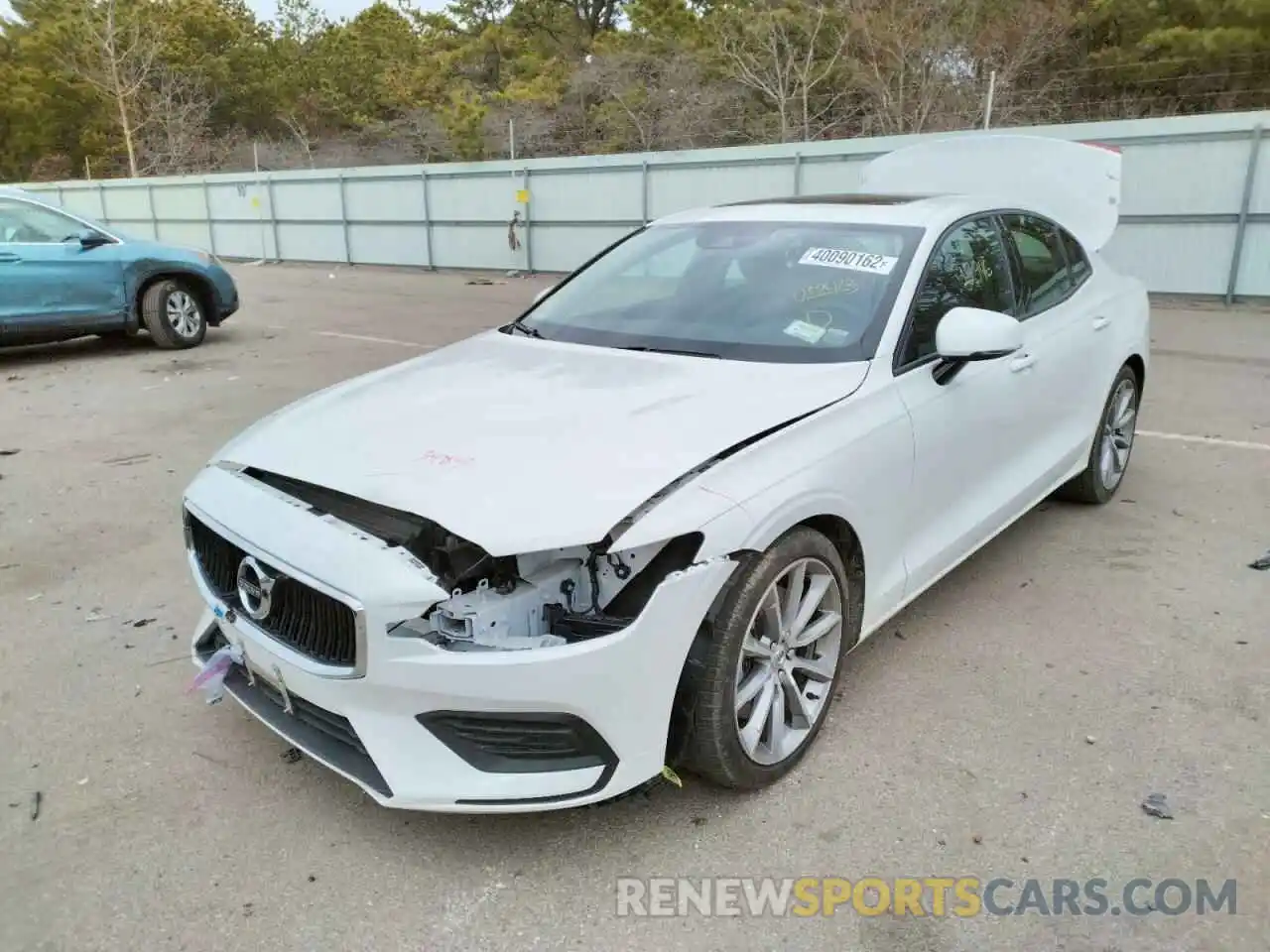 2 Photograph of a damaged car 7JRA22TK5KG012423 VOLVO S60 2019