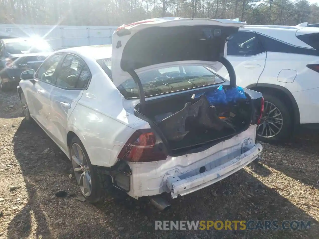 3 Photograph of a damaged car 7JRA22TK5KG012423 VOLVO S60 2019