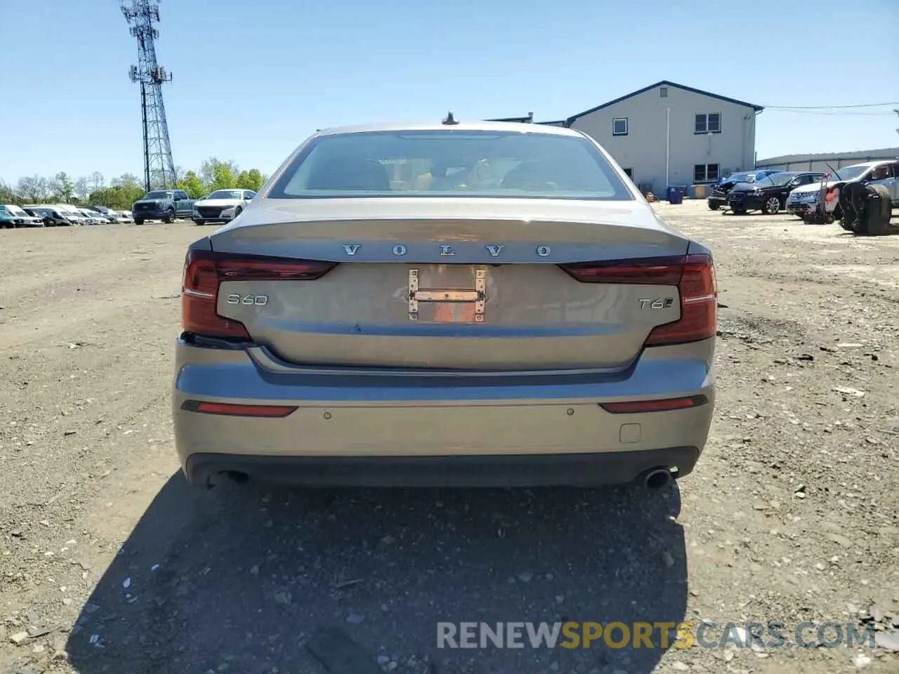 6 Photograph of a damaged car 7JRA22TK6KG002919 VOLVO S60 2019