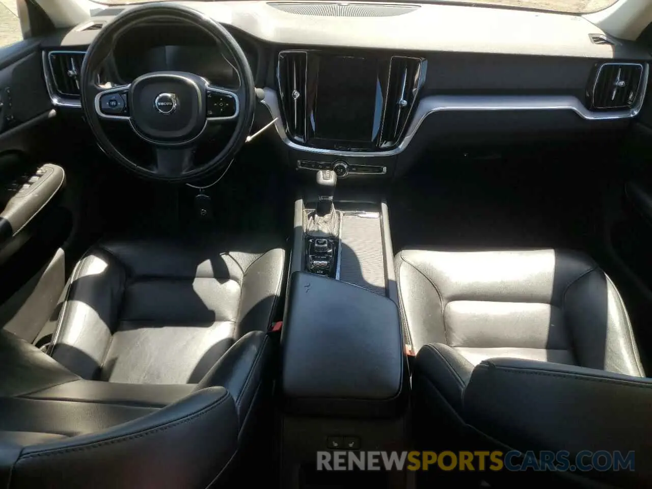 8 Photograph of a damaged car 7JRA22TK6KG002919 VOLVO S60 2019