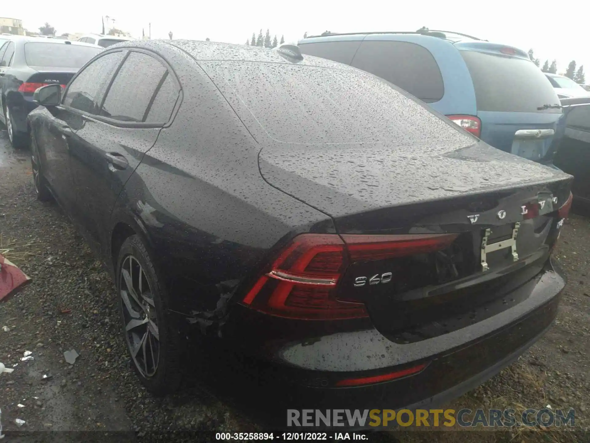 3 Photograph of a damaged car 7JRA22TK6KG004685 VOLVO S60 2019