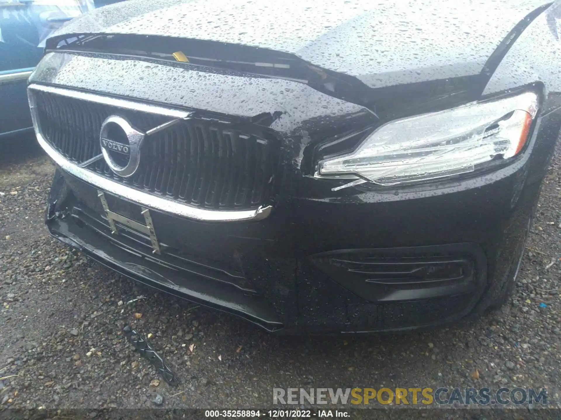 6 Photograph of a damaged car 7JRA22TK6KG004685 VOLVO S60 2019