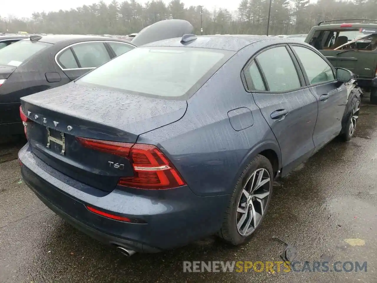 4 Photograph of a damaged car 7JRA22TK6KG006730 VOLVO S60 2019