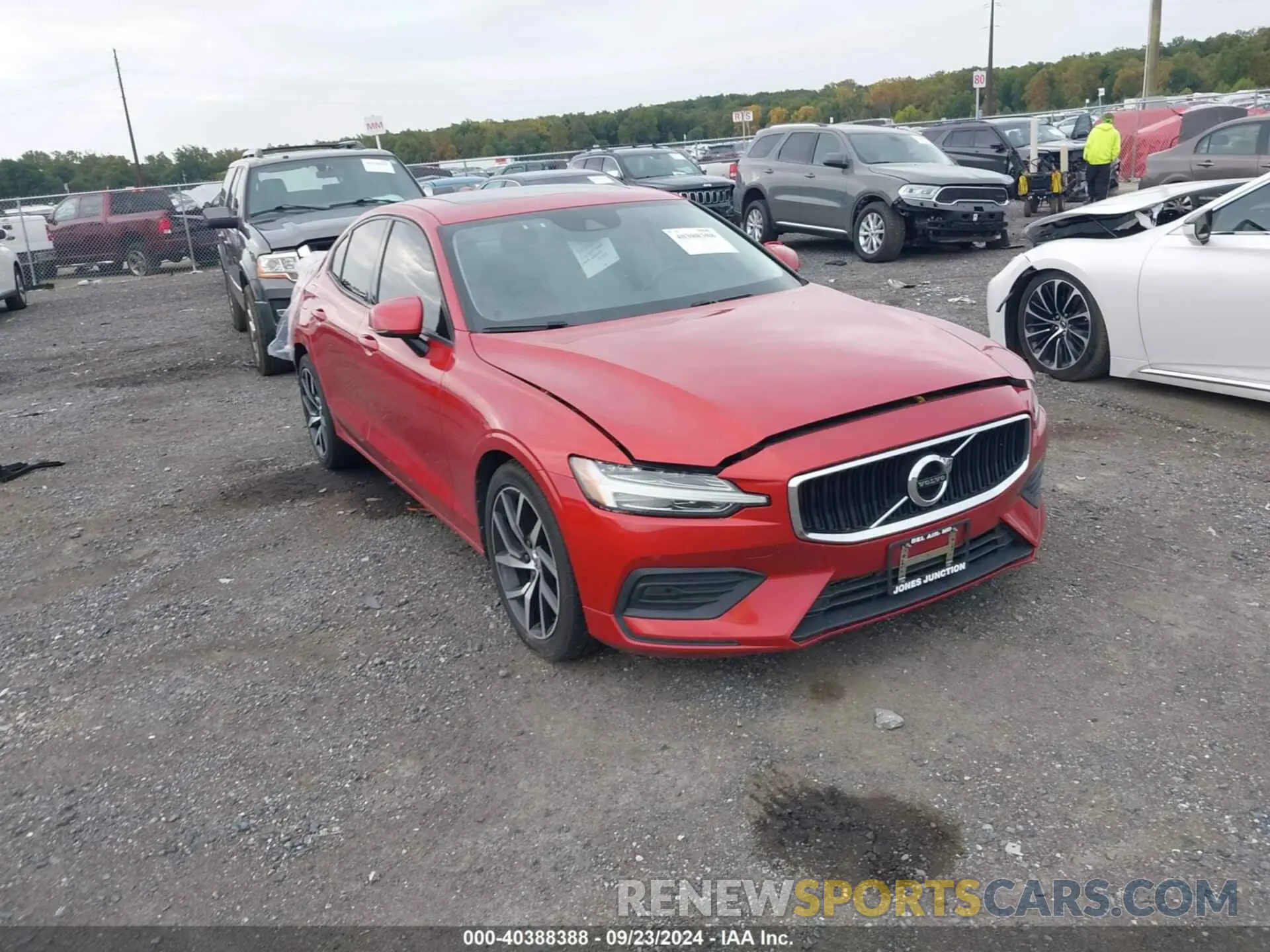 1 Photograph of a damaged car 7JRA22TK6KG010020 VOLVO S60 2019