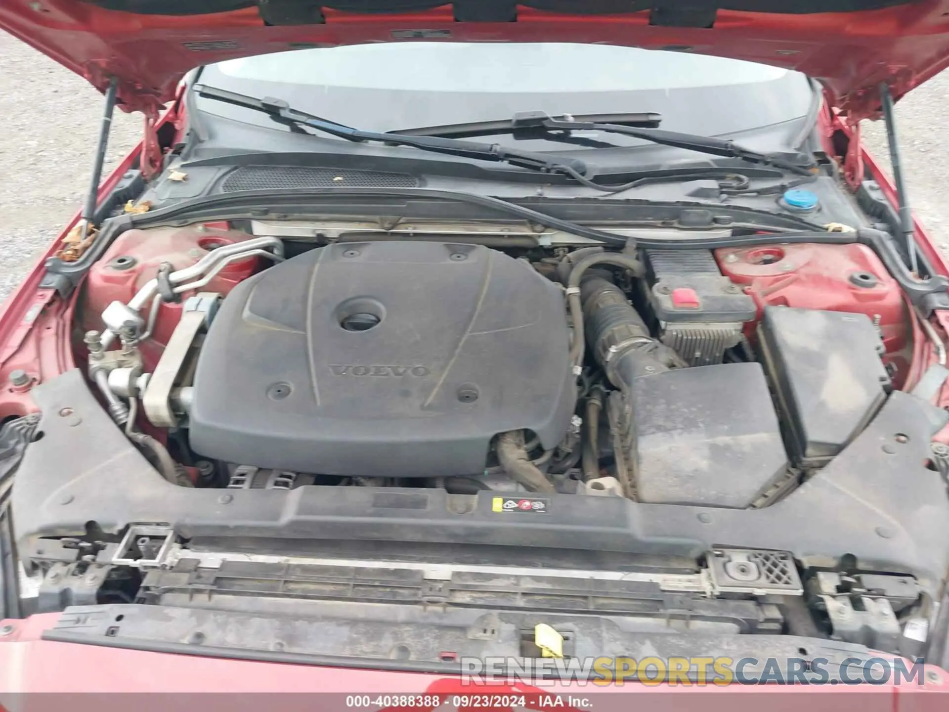 10 Photograph of a damaged car 7JRA22TK6KG010020 VOLVO S60 2019