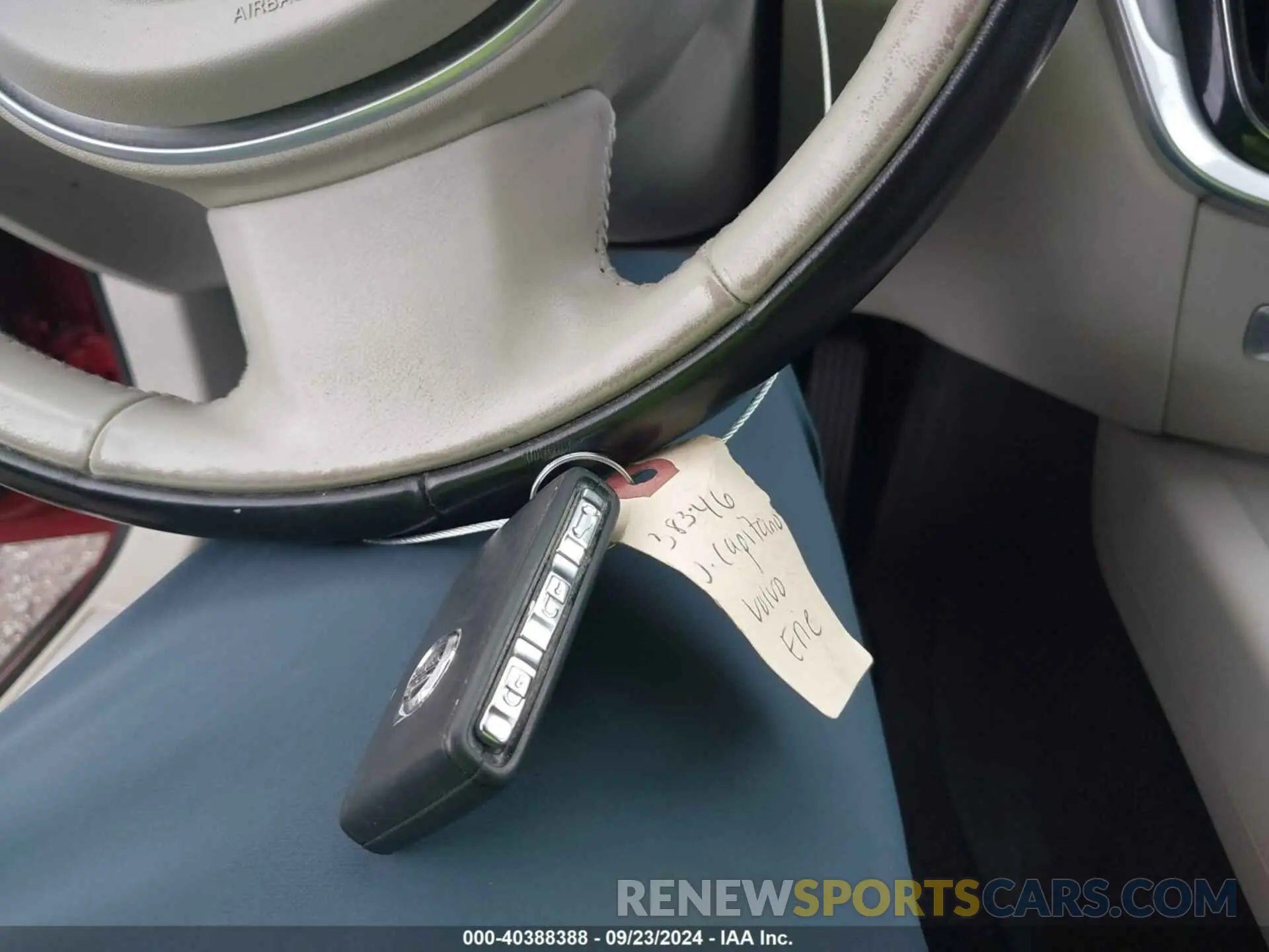 11 Photograph of a damaged car 7JRA22TK6KG010020 VOLVO S60 2019