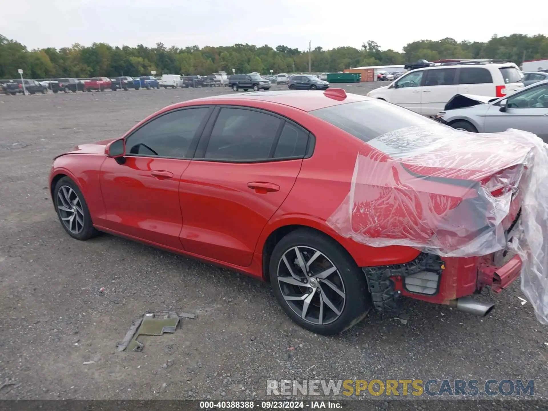14 Photograph of a damaged car 7JRA22TK6KG010020 VOLVO S60 2019