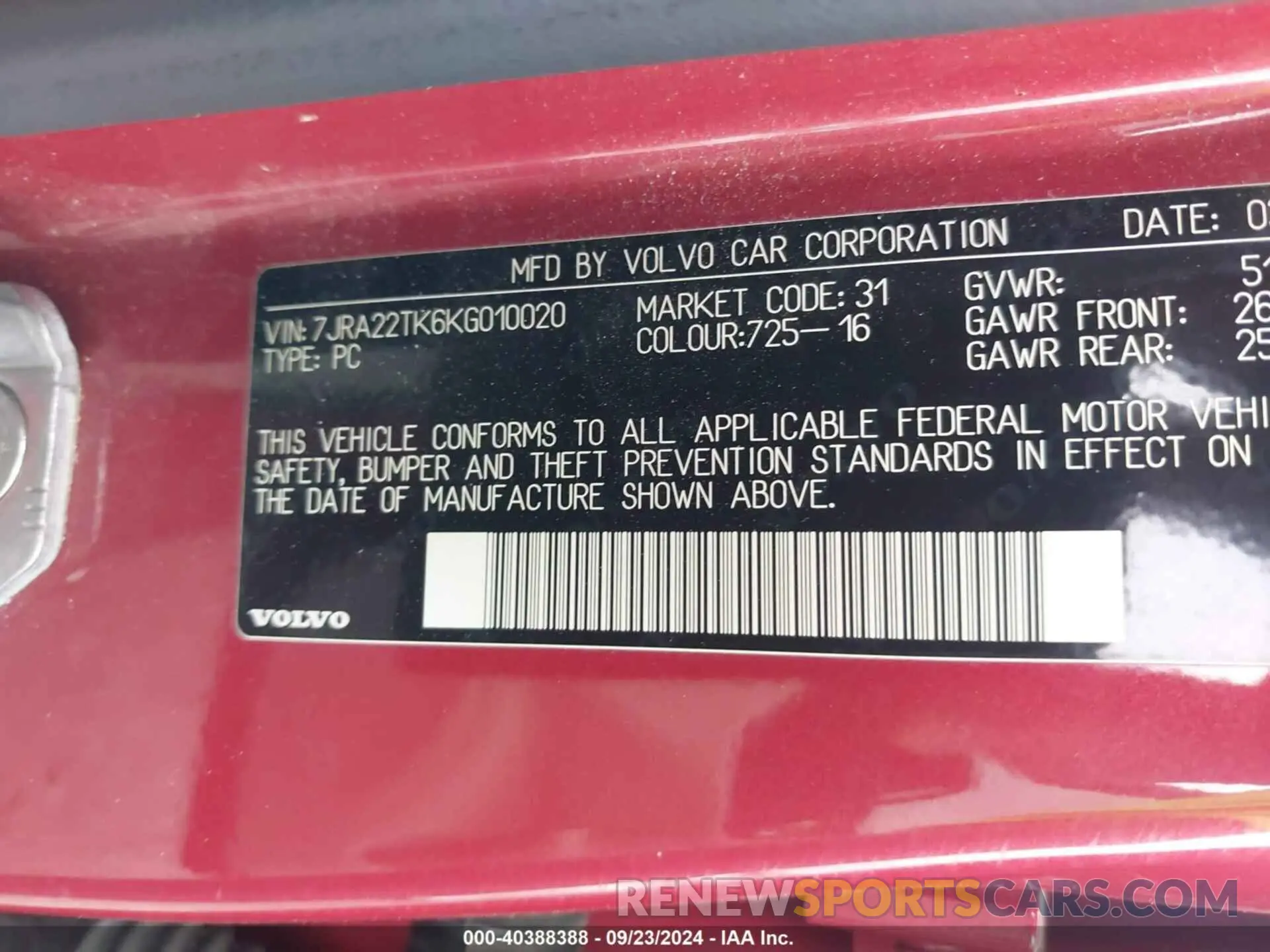 9 Photograph of a damaged car 7JRA22TK6KG010020 VOLVO S60 2019