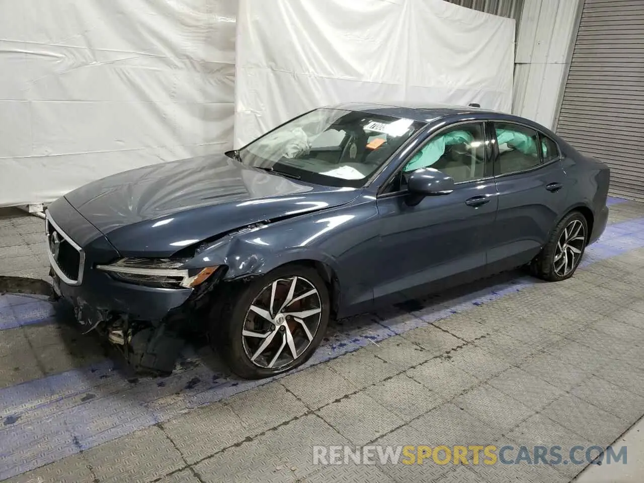 1 Photograph of a damaged car 7JRA22TK6KG015668 VOLVO S60 2019