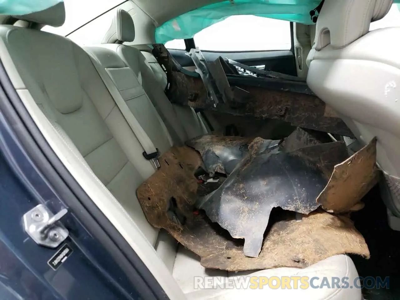 10 Photograph of a damaged car 7JRA22TK6KG015668 VOLVO S60 2019
