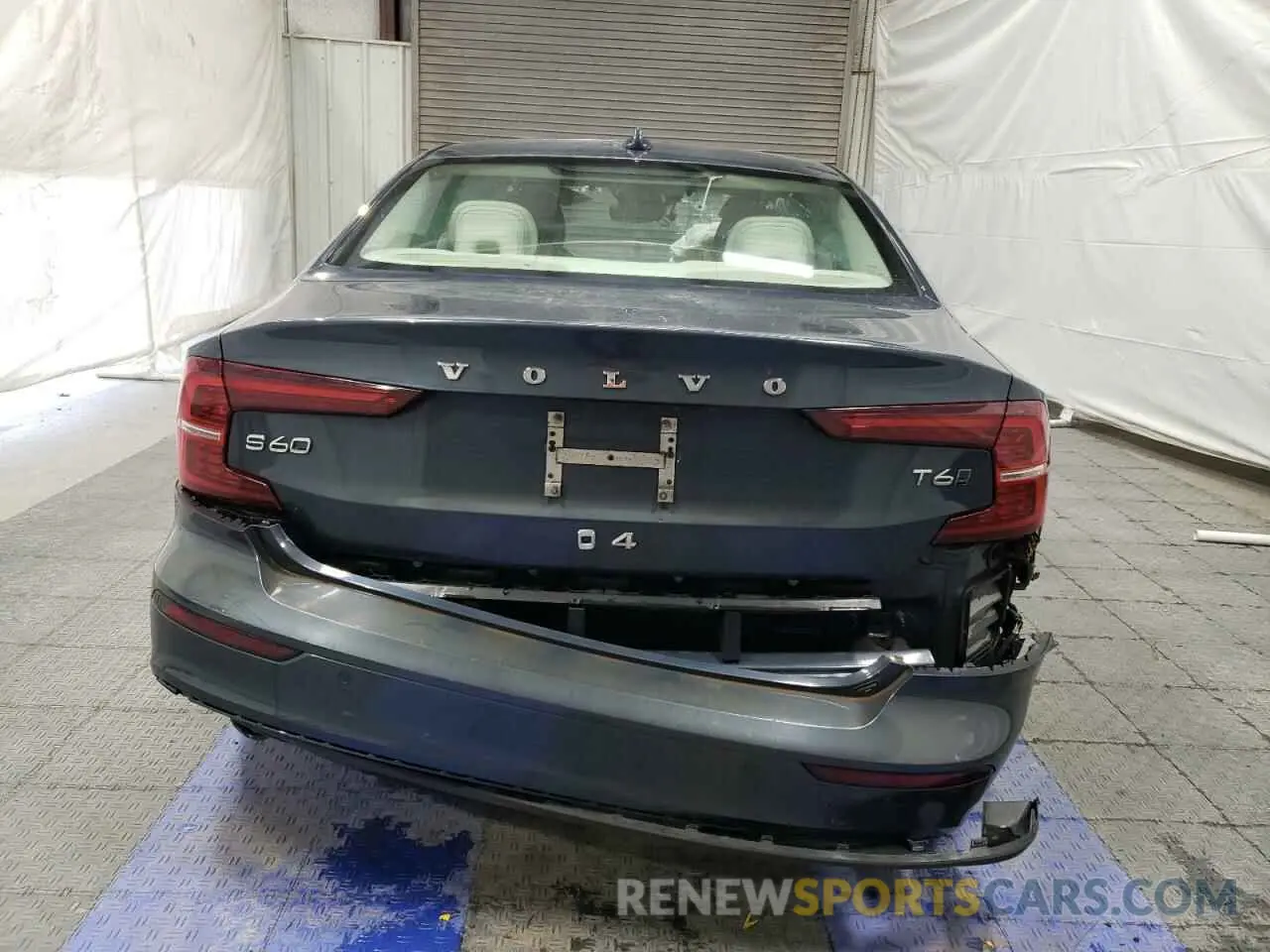 6 Photograph of a damaged car 7JRA22TK6KG015668 VOLVO S60 2019