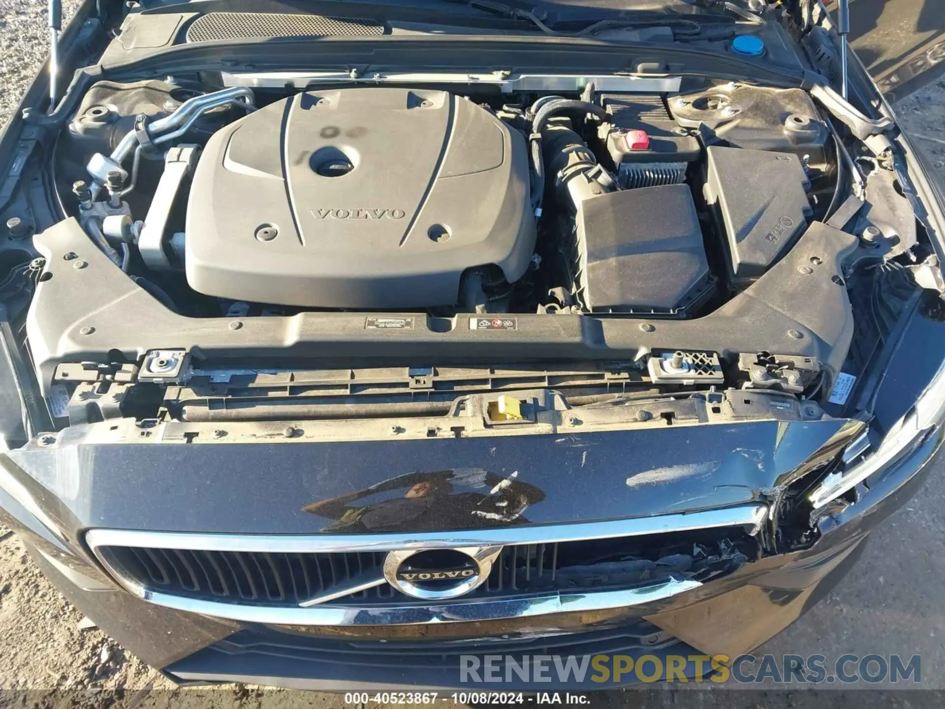 10 Photograph of a damaged car 7JRA22TK6KG016500 VOLVO S60 2019