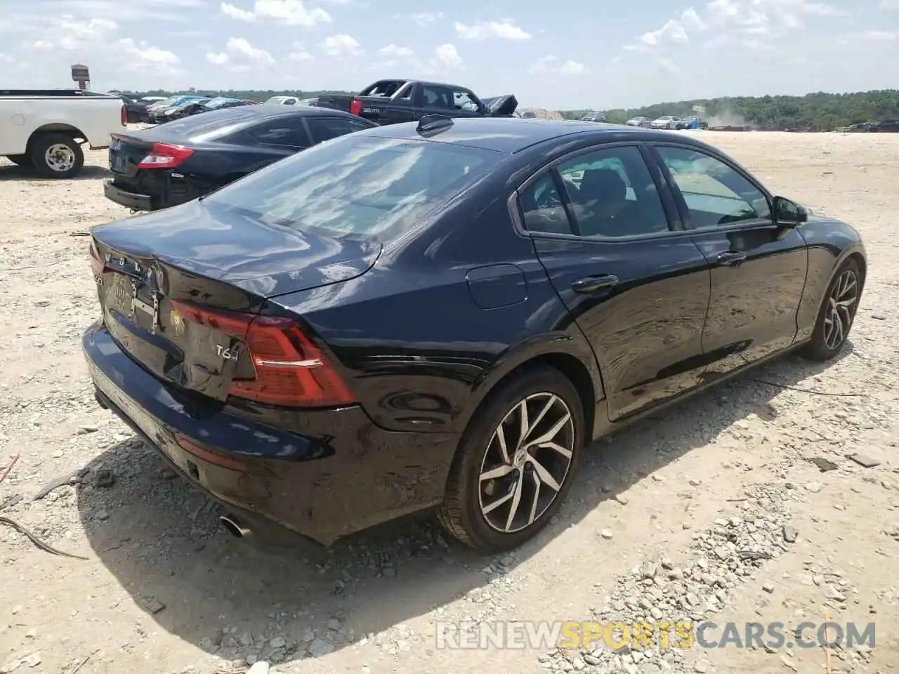 4 Photograph of a damaged car 7JRA22TK7KG012021 VOLVO S60 2019