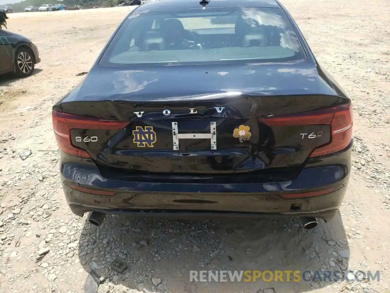 9 Photograph of a damaged car 7JRA22TK7KG012021 VOLVO S60 2019