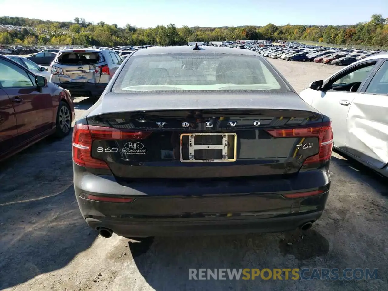 6 Photograph of a damaged car 7JRA22TK7KG013959 VOLVO S60 2019