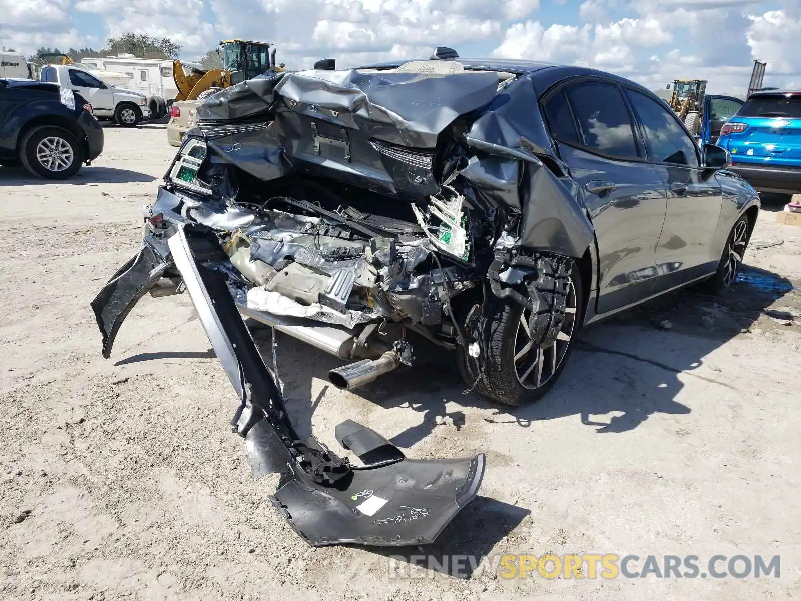 4 Photograph of a damaged car 7JRA22TK8KG001660 VOLVO S60 2019