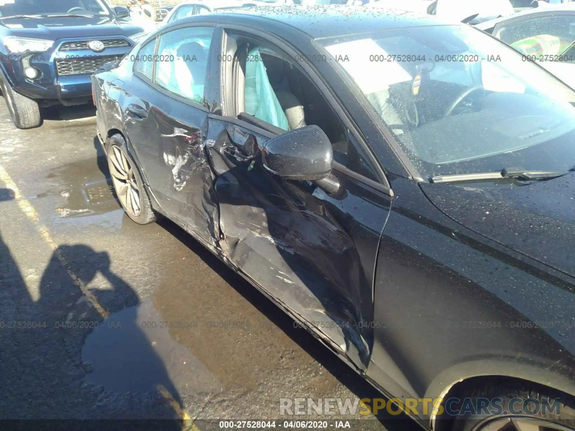 6 Photograph of a damaged car 7JRA22TK8KG013274 VOLVO S60 2019