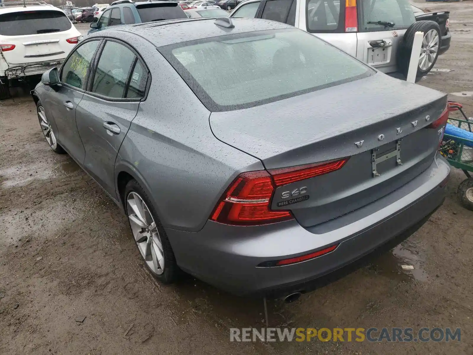 3 Photograph of a damaged car 7JRA22TK9KG001036 VOLVO S60 2019