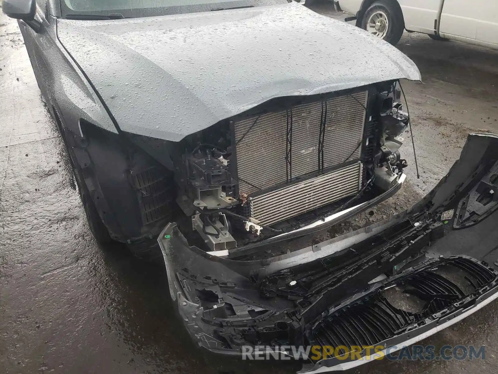 9 Photograph of a damaged car 7JRA22TK9KG010495 VOLVO S60 2019