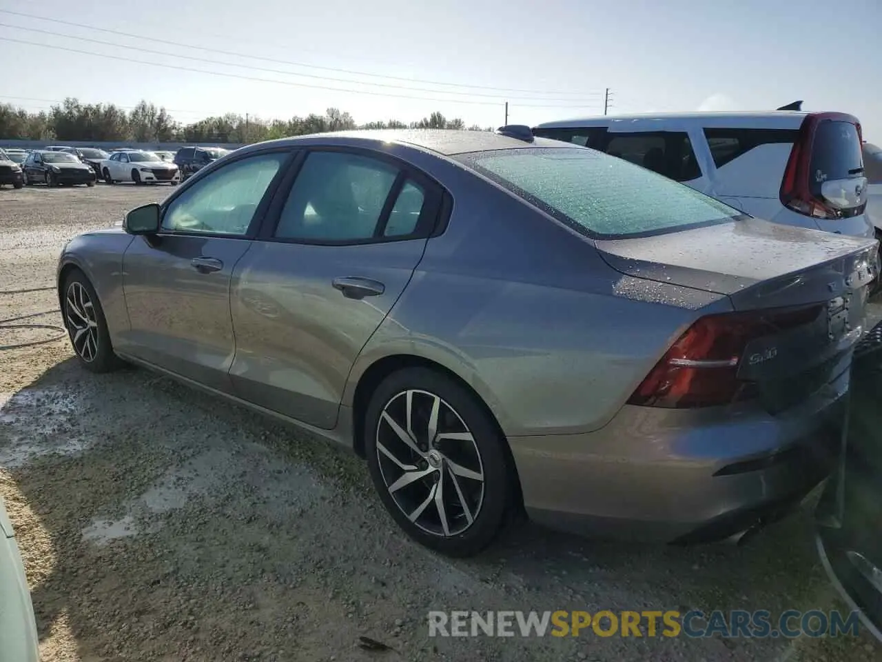 2 Photograph of a damaged car 7JRA22TK9KG015261 VOLVO S60 2019