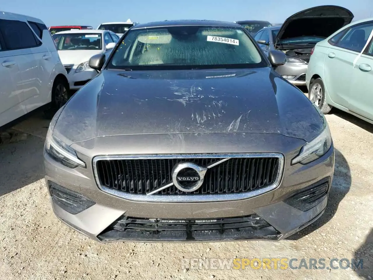 5 Photograph of a damaged car 7JRA22TK9KG015261 VOLVO S60 2019