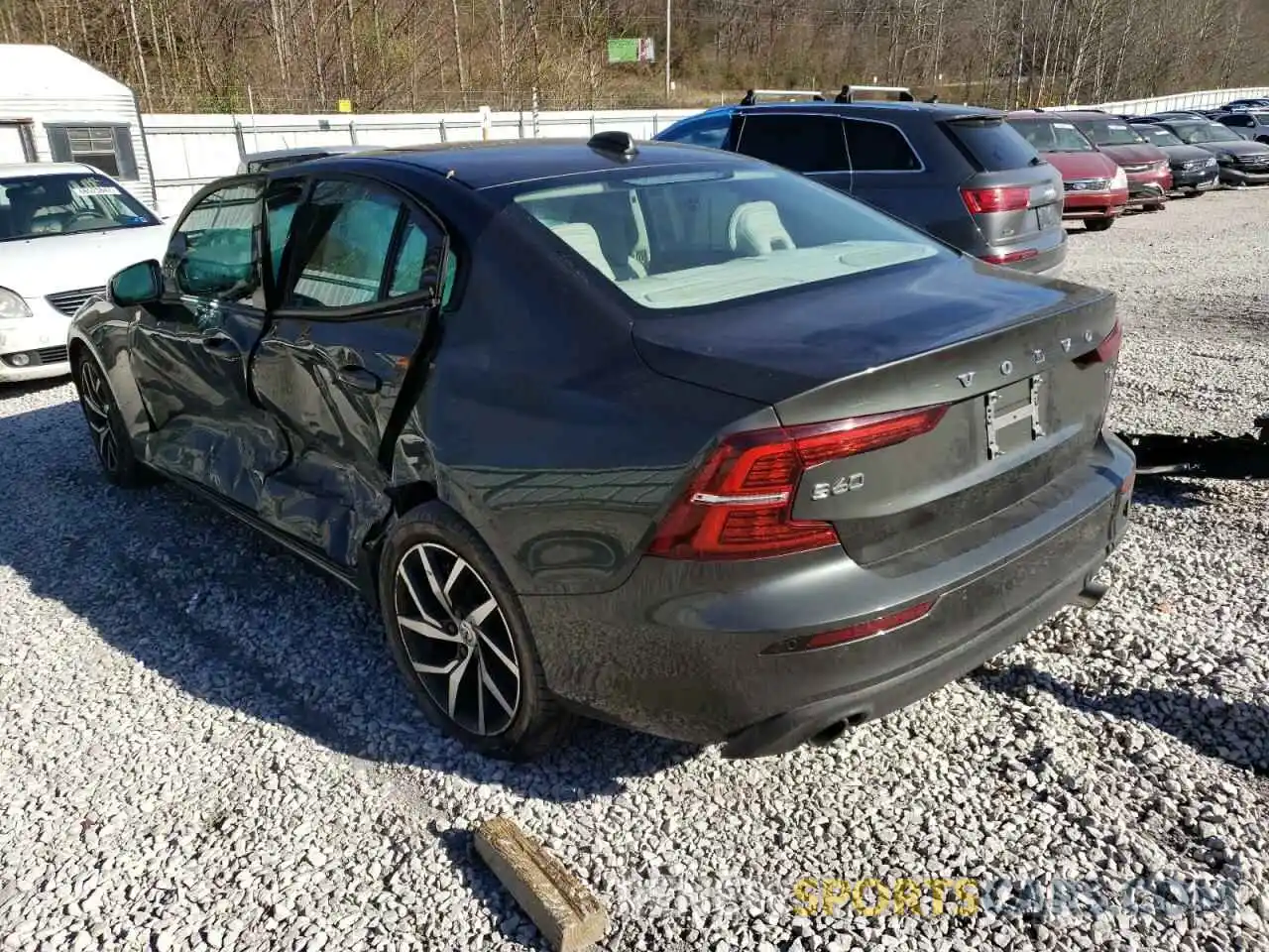 3 Photograph of a damaged car 7JRA22TK9KG015292 VOLVO S60 2019