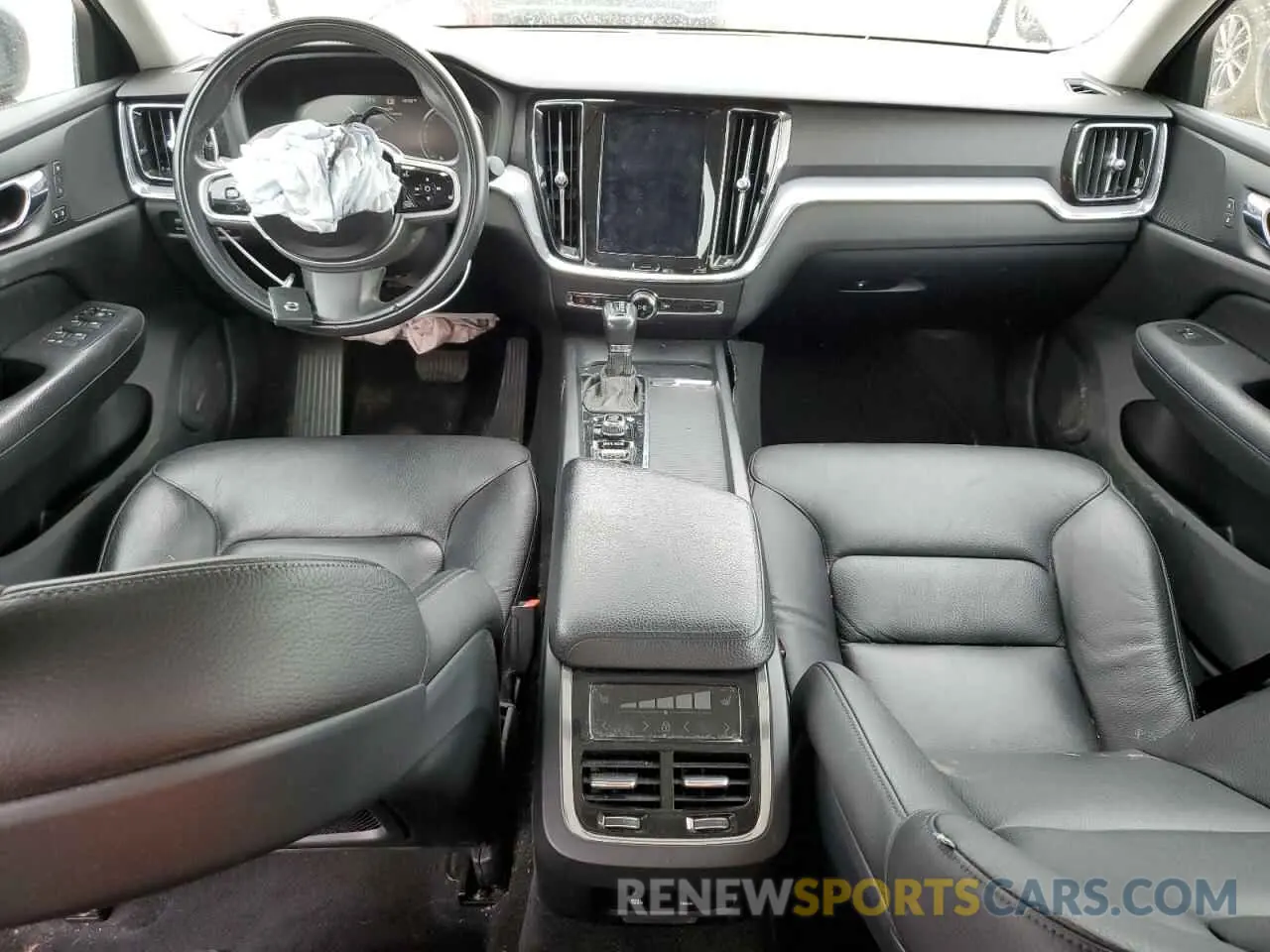 8 Photograph of a damaged car 7JRA22TKXKG000543 VOLVO S60 2019