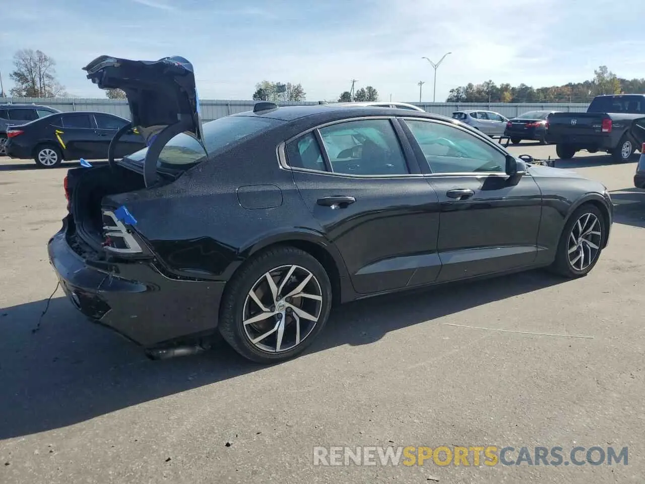 3 Photograph of a damaged car 7JRA22TKXKG002714 VOLVO S60 2019