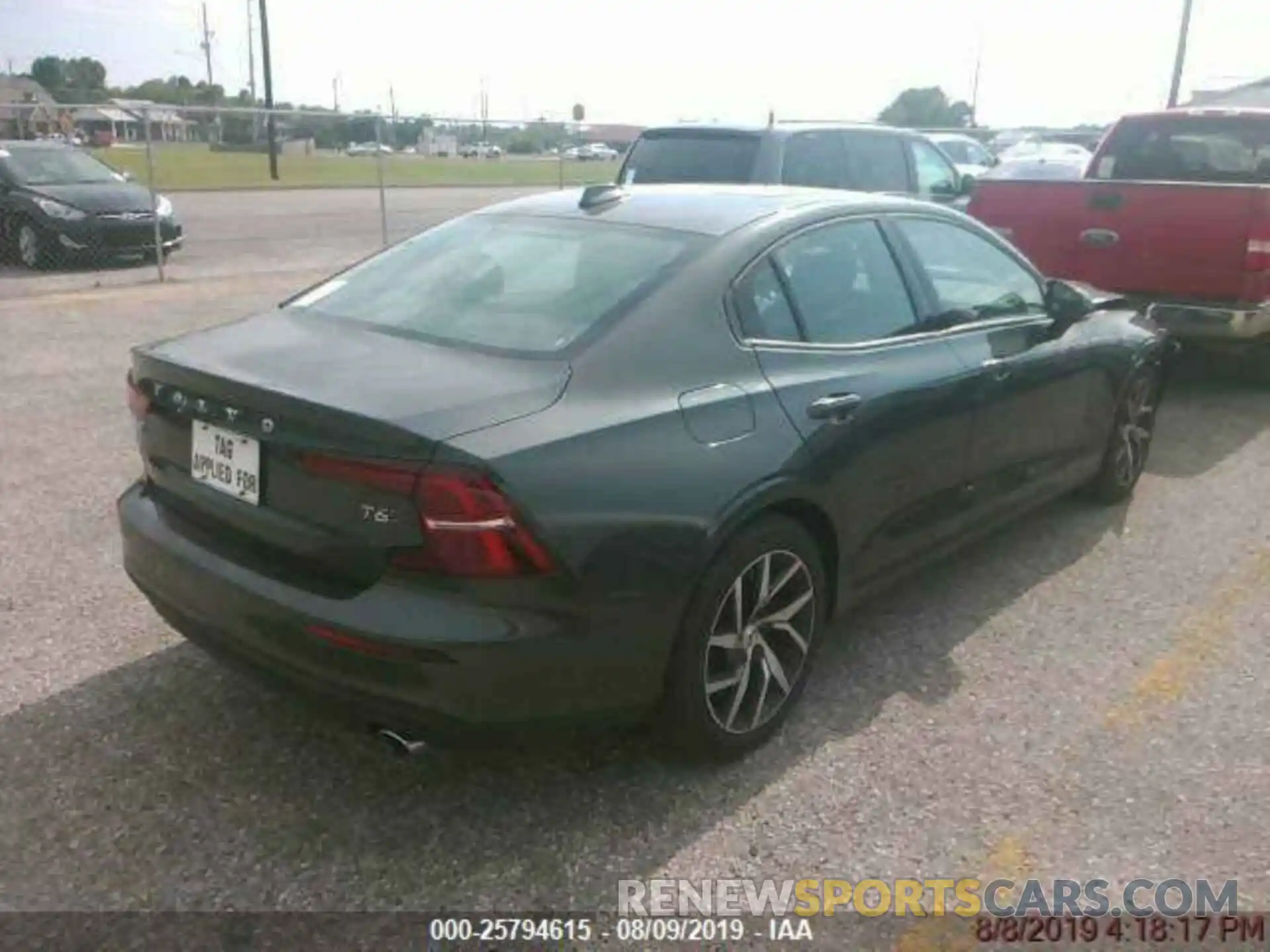 9 Photograph of a damaged car 7JRA22TKXKG008853 VOLVO S60 2019