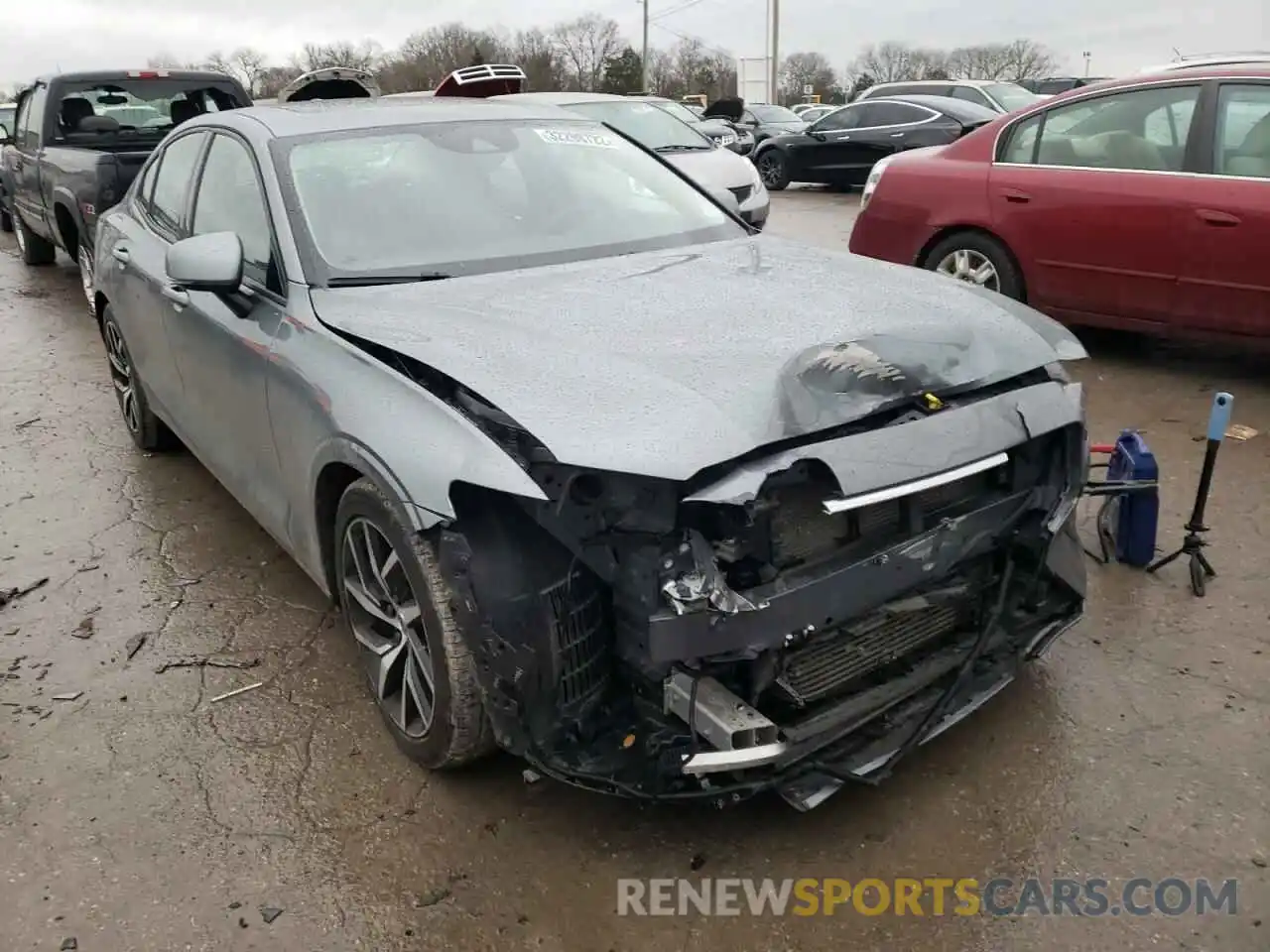 1 Photograph of a damaged car 7JRA22TKXKG015141 VOLVO S60 2019