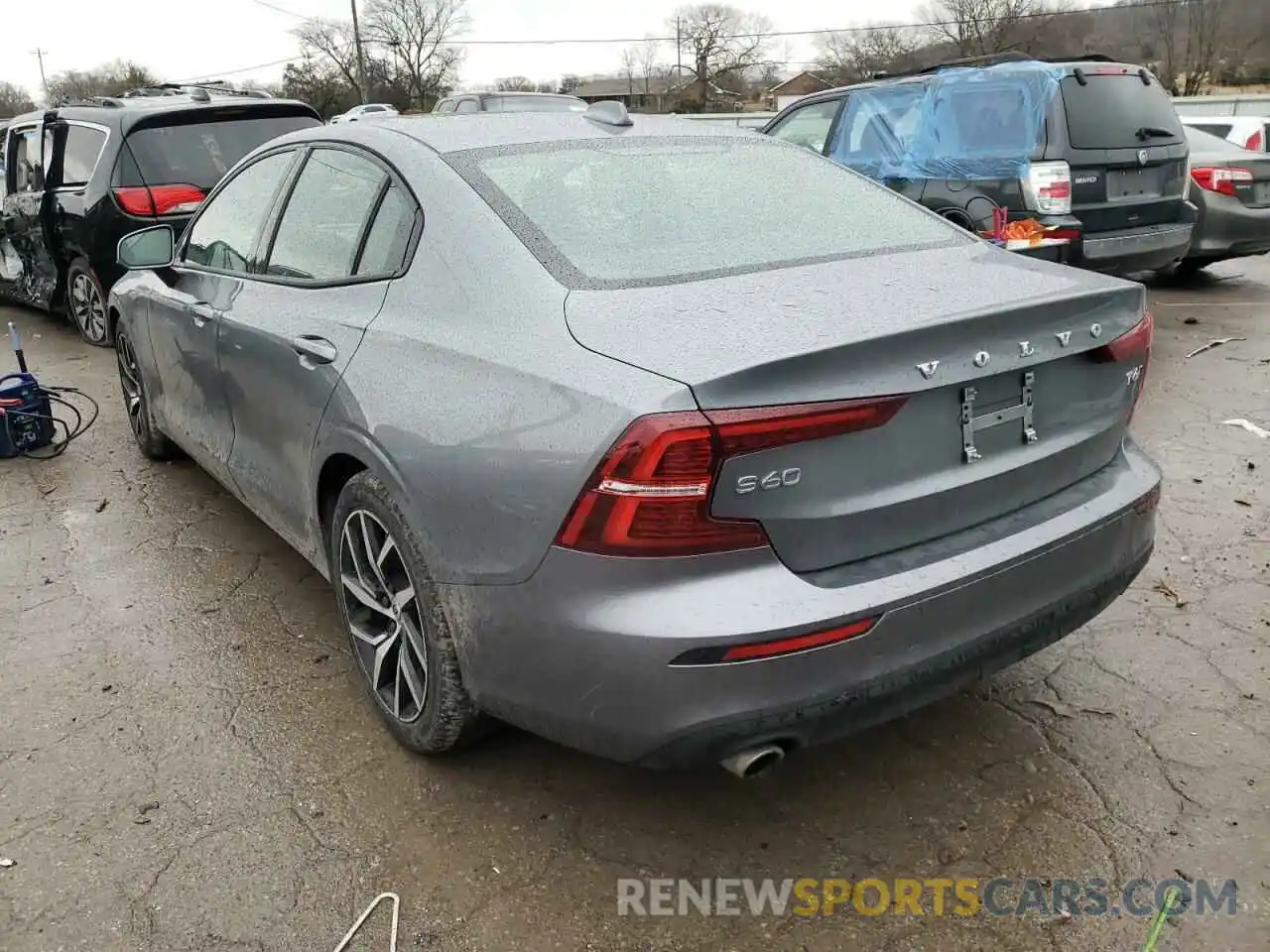 3 Photograph of a damaged car 7JRA22TKXKG015141 VOLVO S60 2019