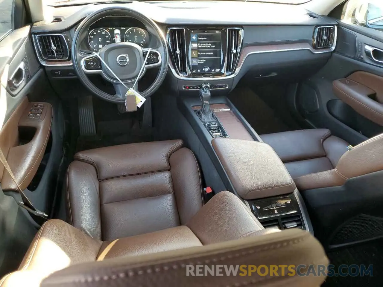 8 Photograph of a damaged car 7JRA22TL0KG001810 VOLVO S60 2019