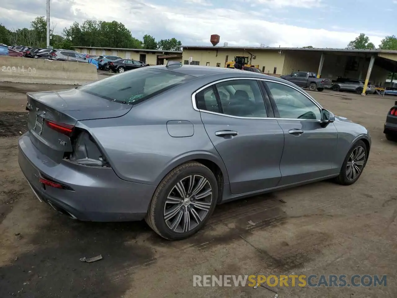 3 Photograph of a damaged car 7JRA22TL0KG007154 VOLVO S60 2019