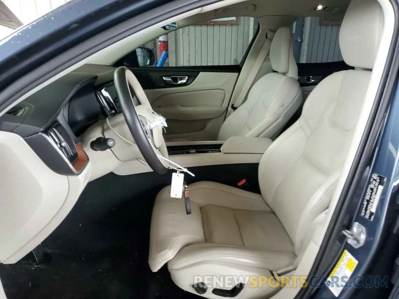 7 Photograph of a damaged car 7JRA22TL3KG003888 VOLVO S60 2019