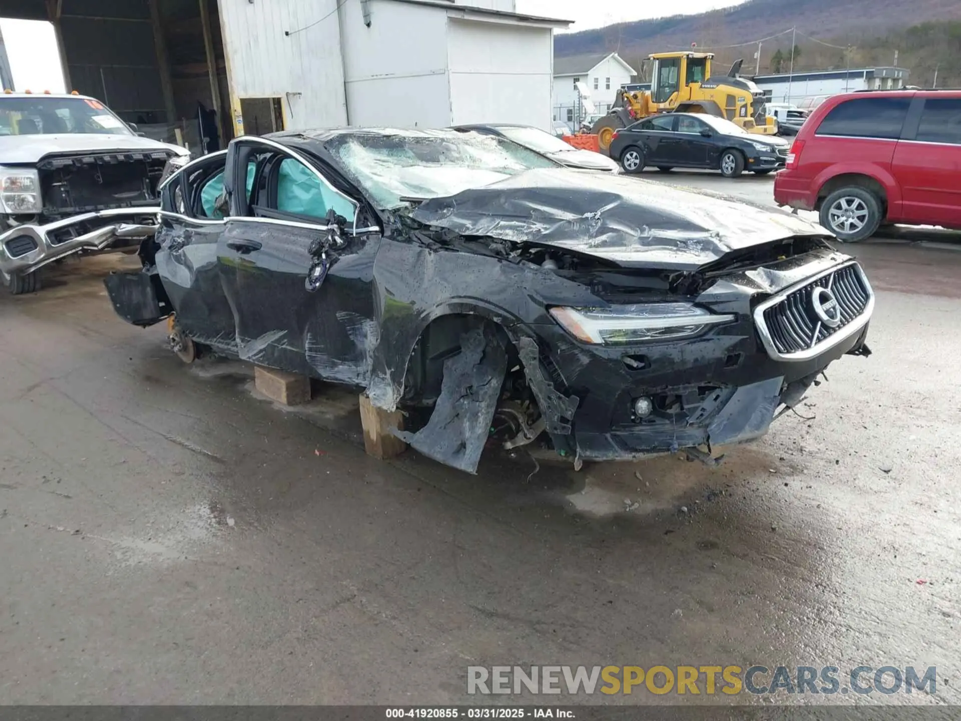 1 Photograph of a damaged car 7JRA22TL6KG007160 VOLVO S60 2019
