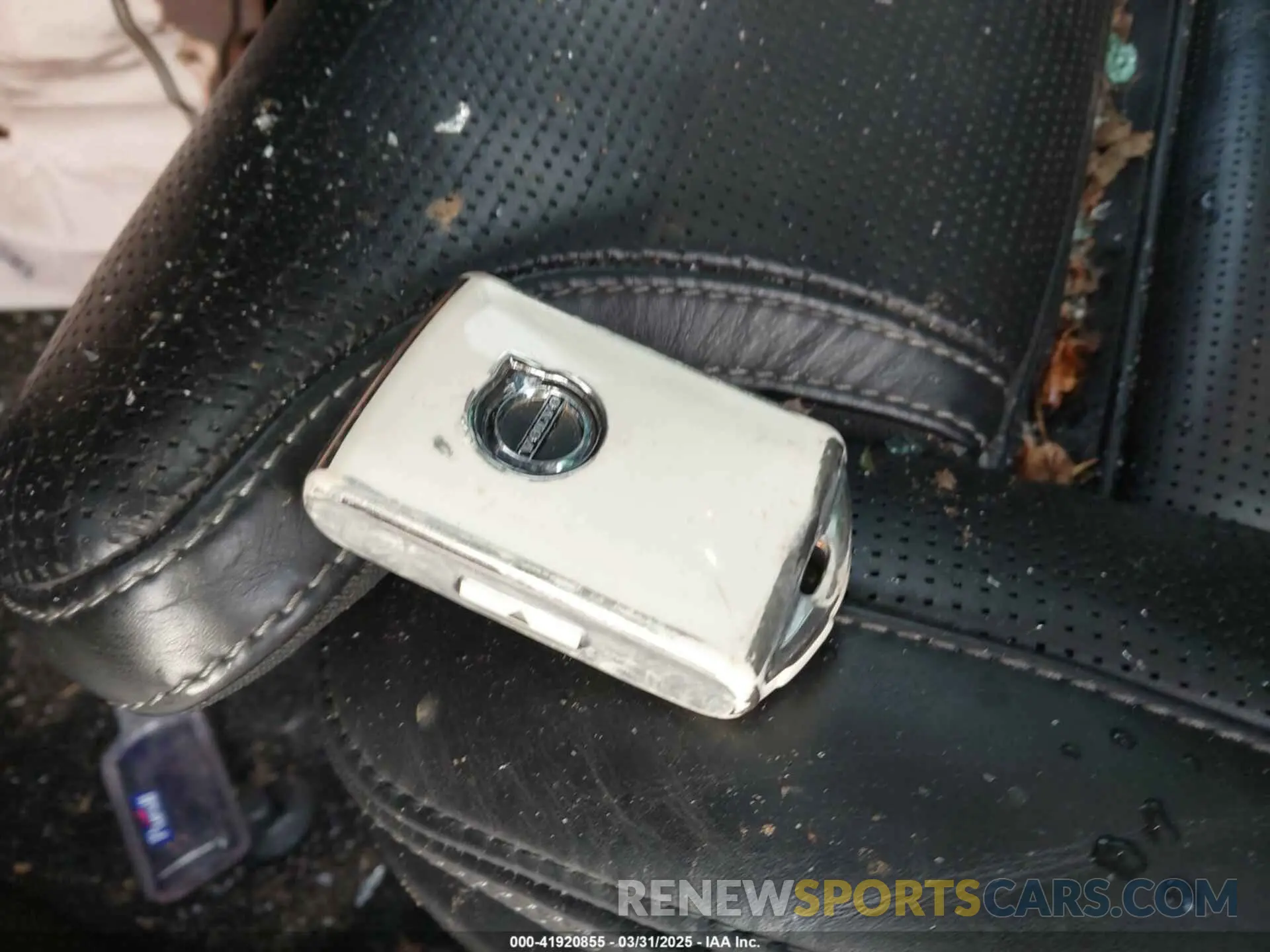 11 Photograph of a damaged car 7JRA22TL6KG007160 VOLVO S60 2019