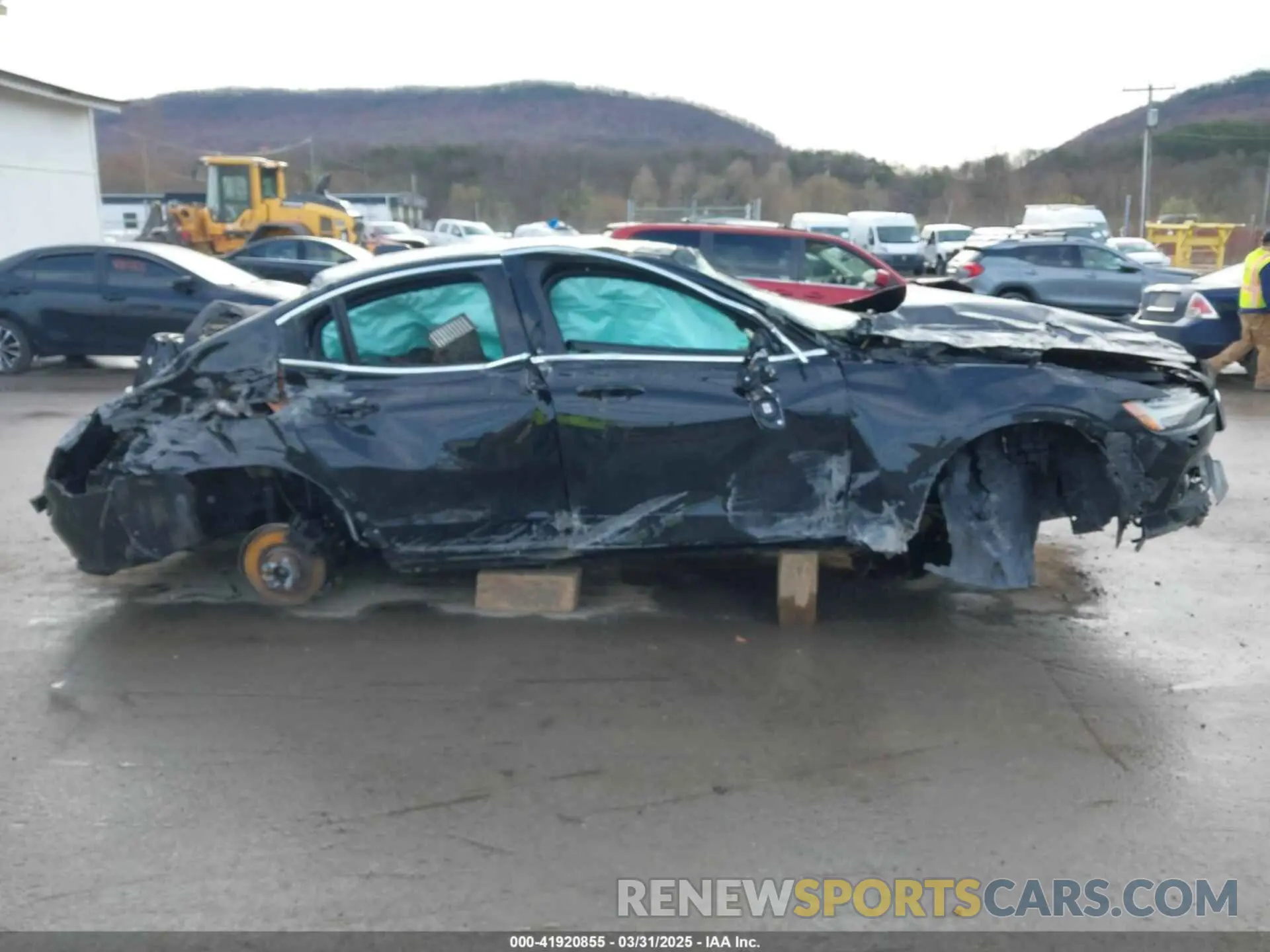 13 Photograph of a damaged car 7JRA22TL6KG007160 VOLVO S60 2019