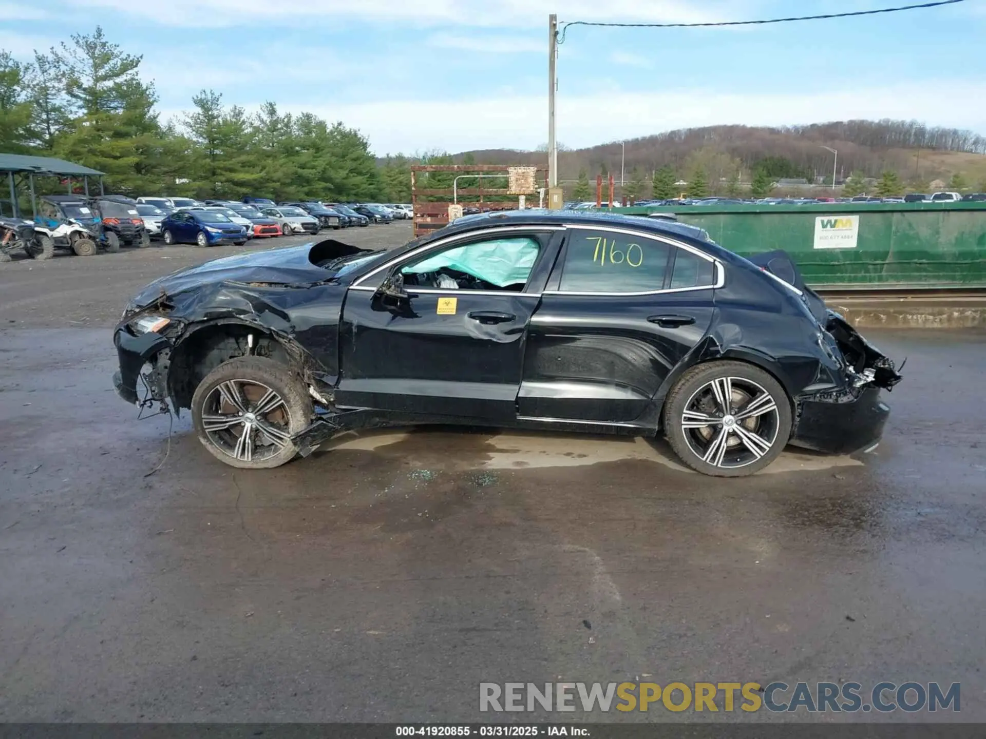 14 Photograph of a damaged car 7JRA22TL6KG007160 VOLVO S60 2019