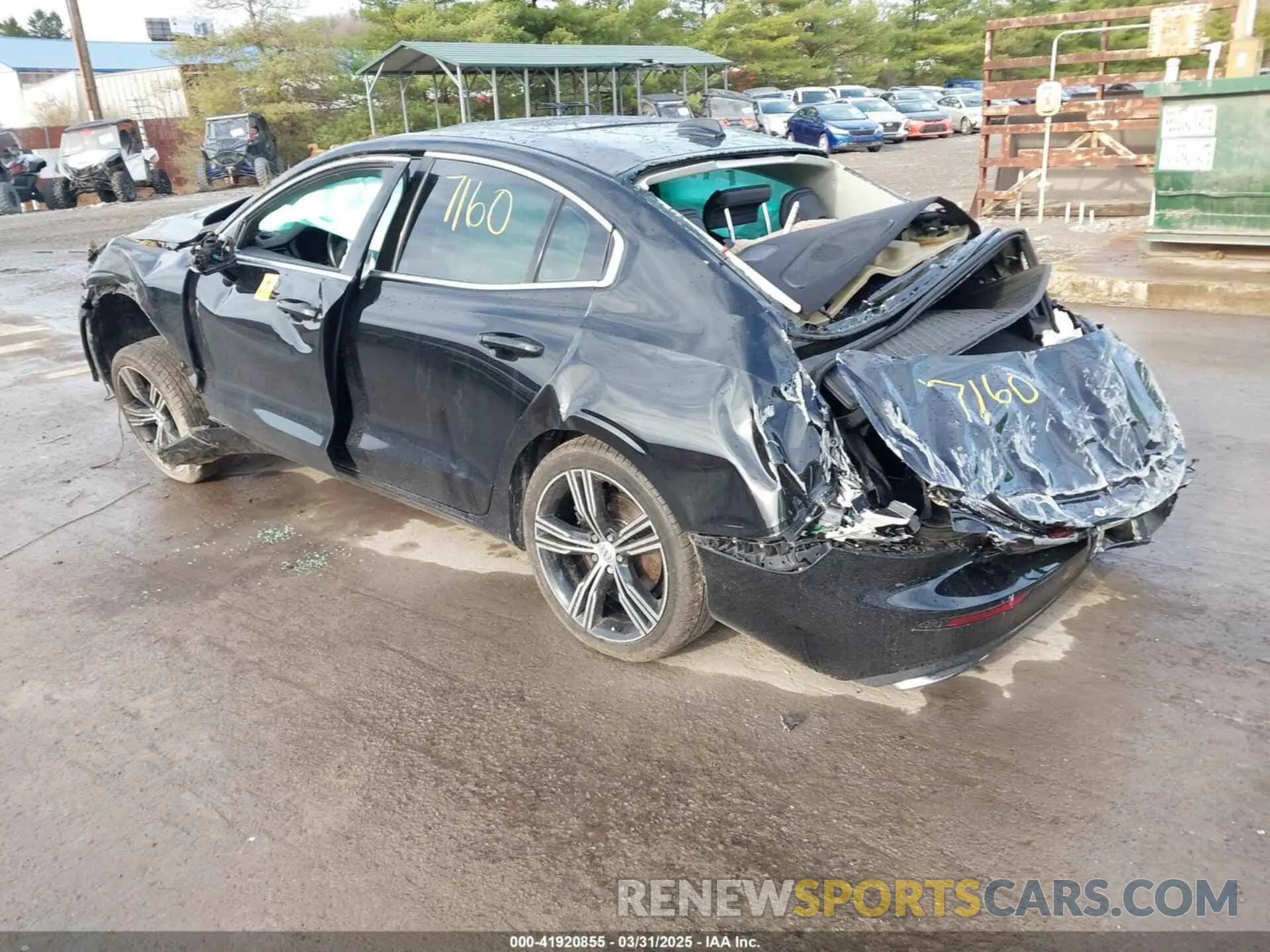 3 Photograph of a damaged car 7JRA22TL6KG007160 VOLVO S60 2019