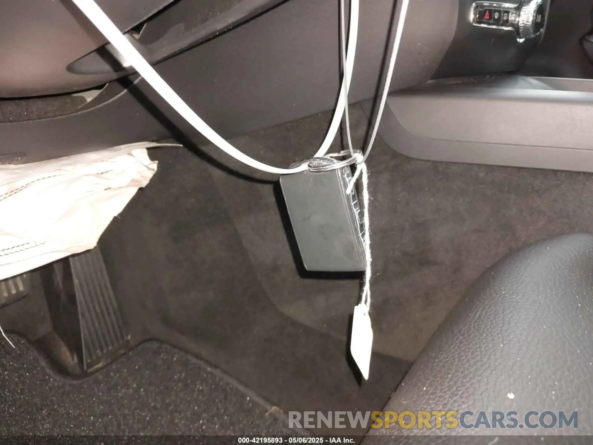 11 Photograph of a damaged car 7JRA22TL7KG003425 VOLVO S60 2019
