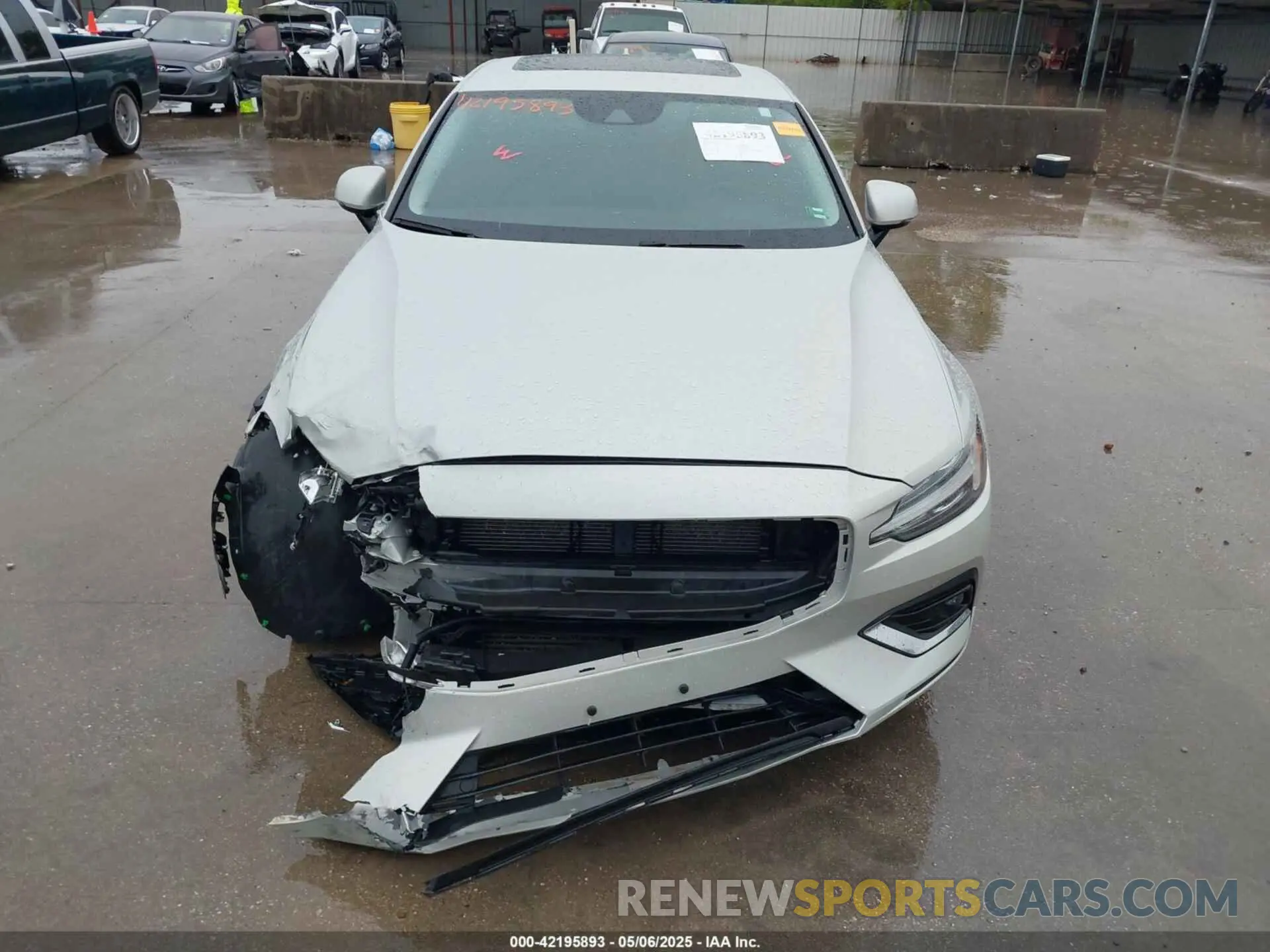 12 Photograph of a damaged car 7JRA22TL7KG003425 VOLVO S60 2019