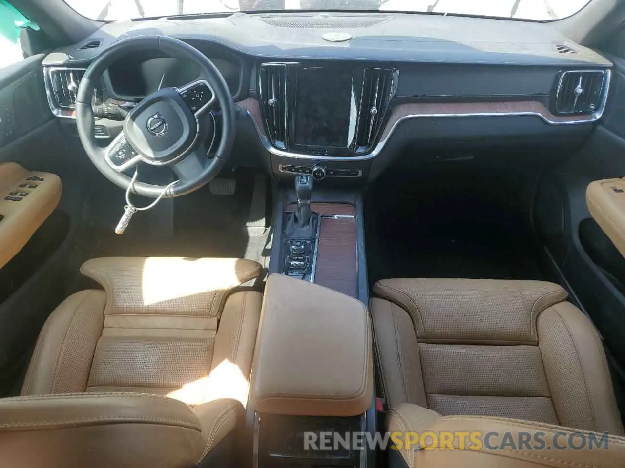 8 Photograph of a damaged car 7JRA22TL7KG004039 VOLVO S60 2019