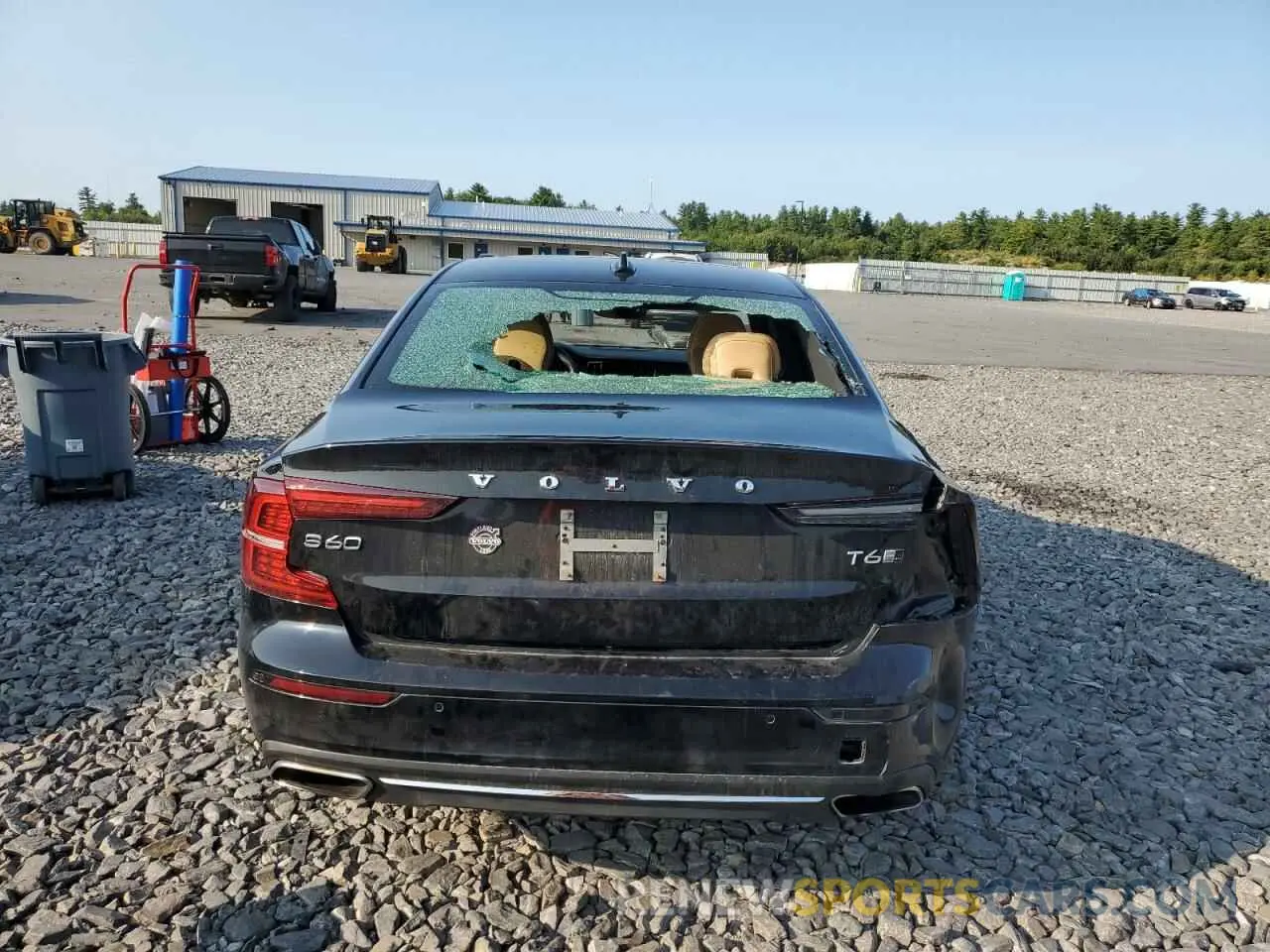 6 Photograph of a damaged car 7JRA22TL7KG006194 VOLVO S60 2019