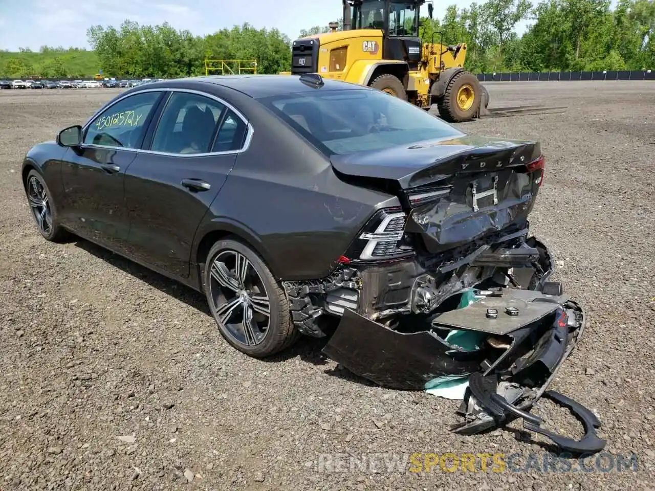 3 Photograph of a damaged car 7JRA22TL9KG007167 VOLVO S60 2019