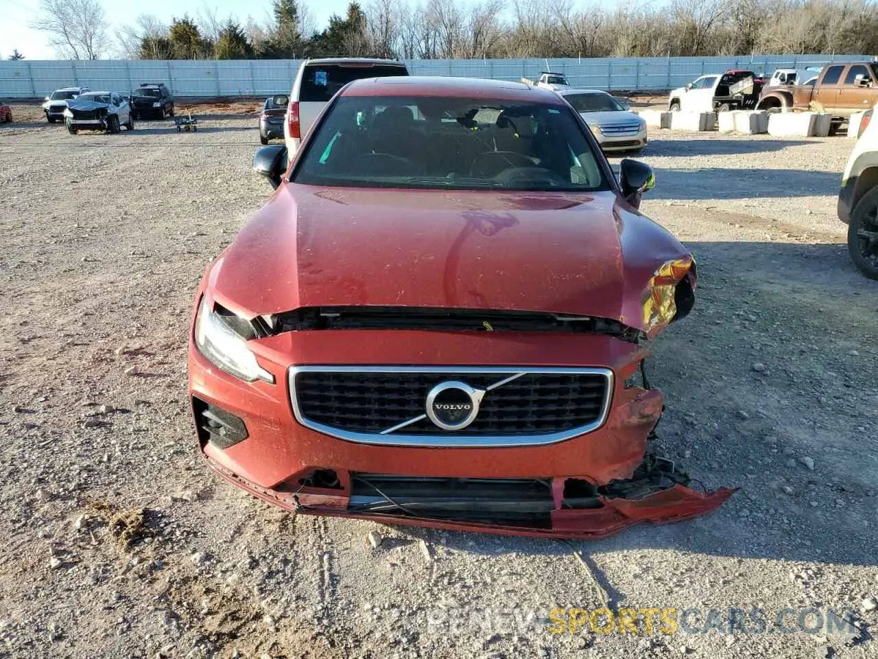5 Photograph of a damaged car 7JRA22TM0KG001525 VOLVO S60 2019